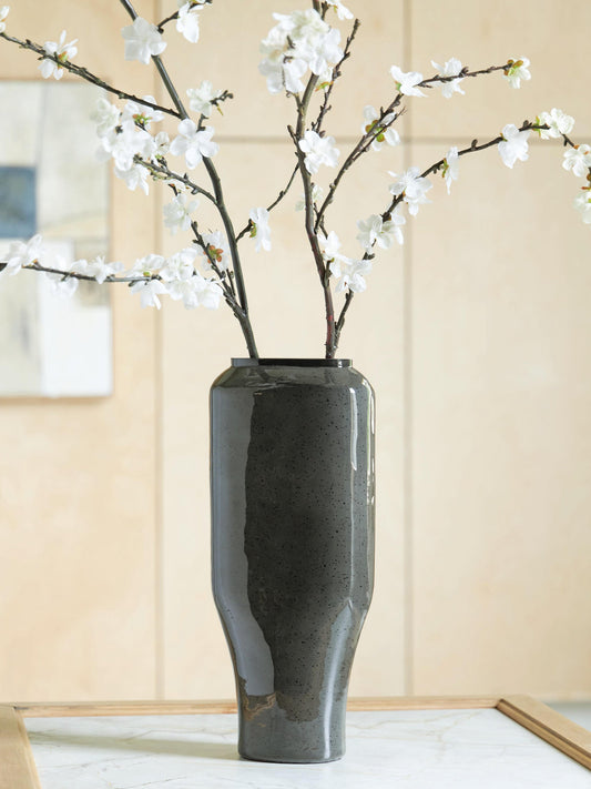 Kierlain Vase